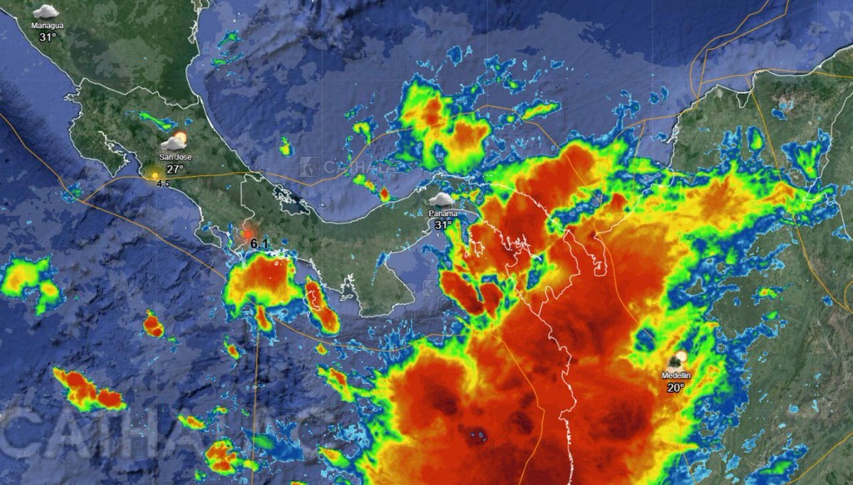 Pacífico y Atlántico panameño en alerta por paso de onda tropical