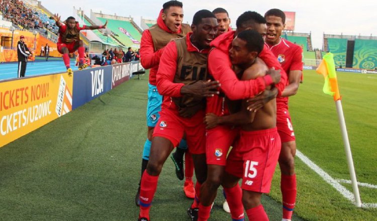 Panamá se impuso a Arabia Saudita por 2-1, en el Mundial de Polonia, Diego Valanta, festeja. @Fepafut