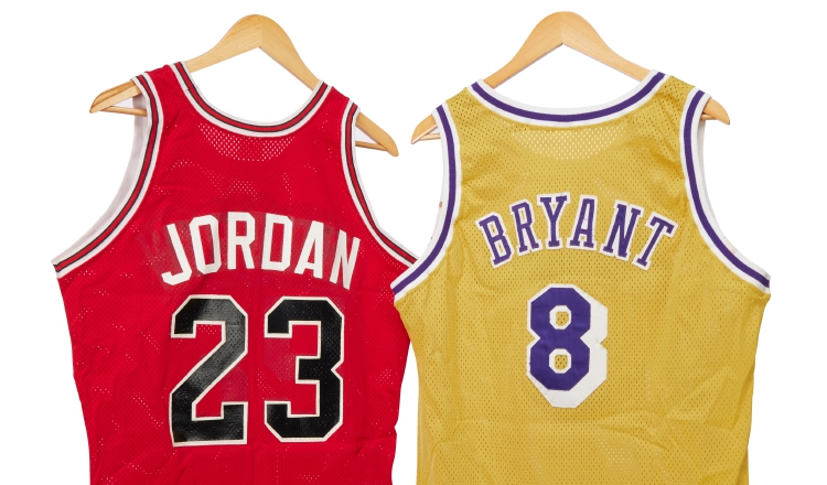 Camisetas de Michael Jordan y Kobe Bryant. Foto:EFE