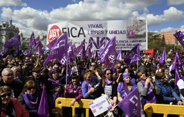 En Perú, el mayor obstáculo de la mujer para el ejercicio de sus derechos es “el tiempo”.