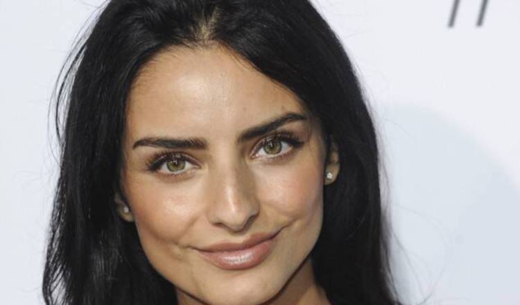 Next photo of Aislinn Derbez