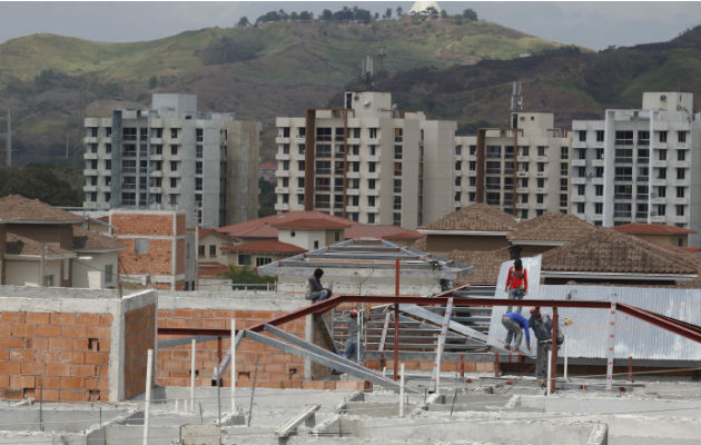 El sector construcción generó más de 180 mil plazas de empleo hasta agosto de 2017 y aportó al producto interno bruto (PIB) el año pasado, un 16.7%. /Foto Archivo