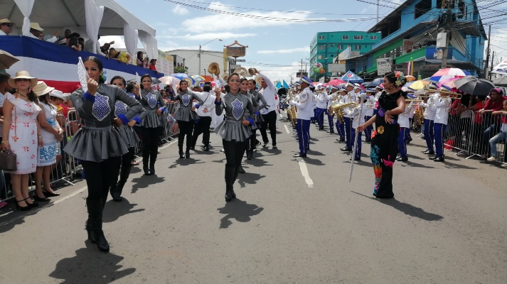 En Panamá Oeste los cinco distritos le rindieron honores a la patria. Foto/Eric Montenegro