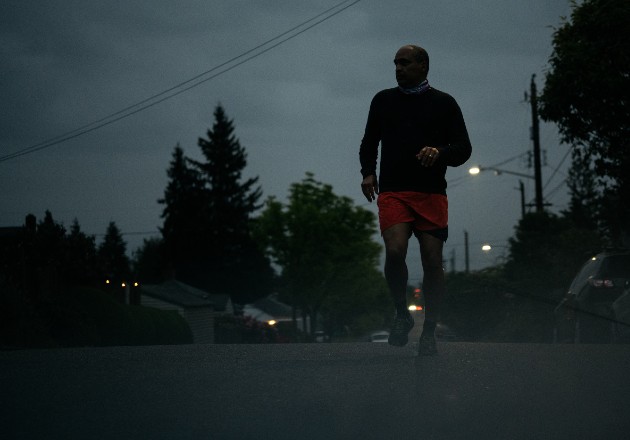 Kurt Streeter cerca de su hogar en Seattle, Washington: “éste es mi barrio tanto como lo es de ellos”. Foto / Grant Hindsley para The New York Times.