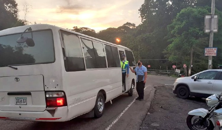 La Policía realiza constantes operativos para hacer cumplir las normas sanitarias. 