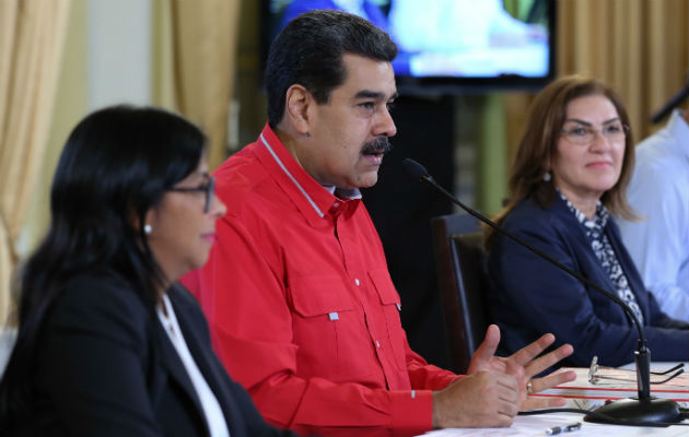 El presidente Nicolás Maduro afirmó que PDVSA ha recuperado dos refinerías y que esperaba la pronta normalización del suministro de gasolina. Foto: EFE.