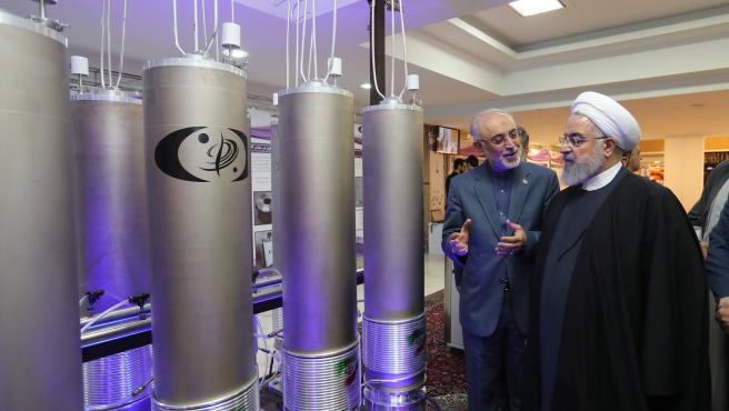 El presidente iraní, Hasan Rohani, inspecciona planta nuclear en Teherán. EFE