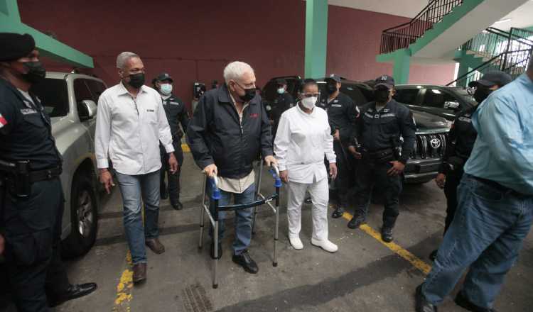El expresidente de la República, Ricardo Martinelli, a pesar de estar incapacitado, ha asistido a todas las audiencias de juicio. Foto: Víctor Arosemena