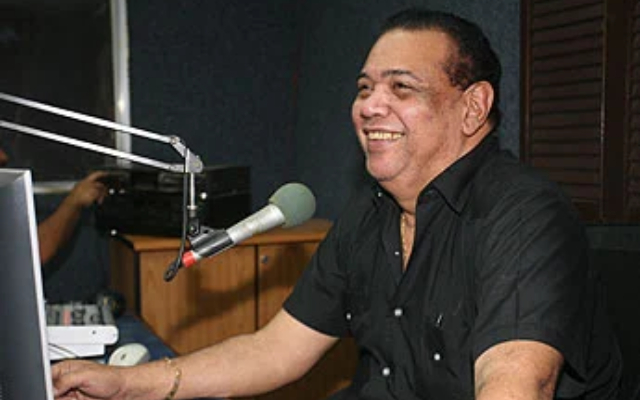 Andrés Vega 'Domplín' inició en el mundo de la radiodifusión por equivocación. Foto: Twitter 