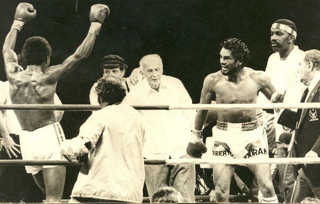 Roberto Durán (dcha.) derrotó por decisión unánime a Sugar Ray Leonard el 20 de junio de 1980 en Montreal, Canadá. 
