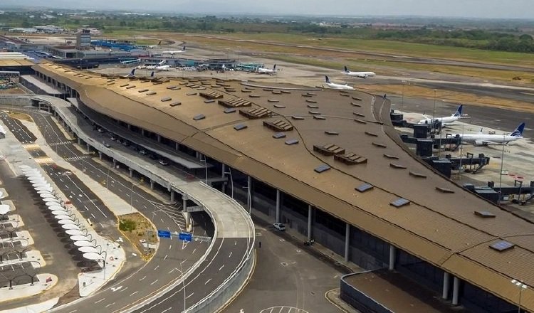 El procesamiento de pasajeros y de llegada y salida de vuelos a través de la Terminal 2 comenzó el 22 de junio del presente año. Foto: Cortesía Aitsa