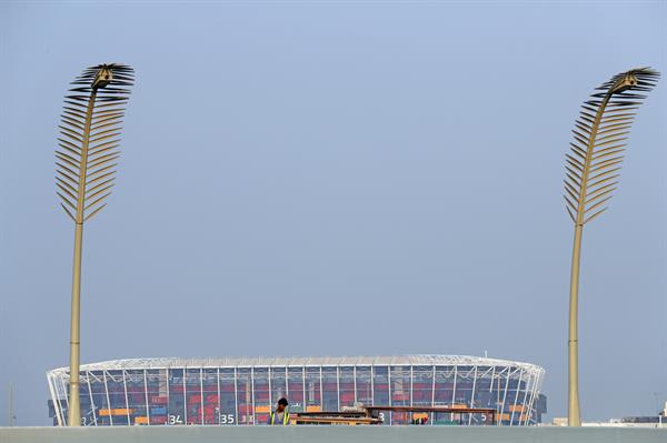 Vista del estadio 974, diseñado por la firma Fenwick Iribarren con capacidad para acoger 40.000 espectadores. EFE