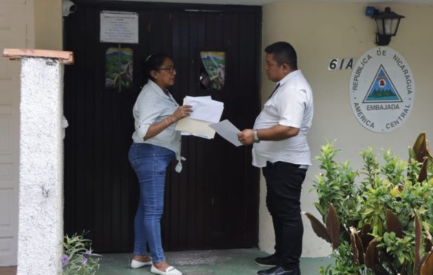 Denuncian violación al espacio territorial de la Embajada de Nicaragua en Panamá. Foto: Víctor Arosemena