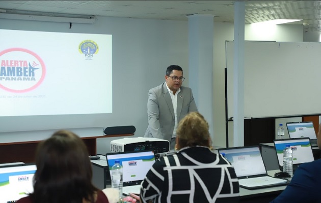 El ministro Roger Tejada se reunió esta semana con fiscales del Ministerio Público. Foto: Cortesía