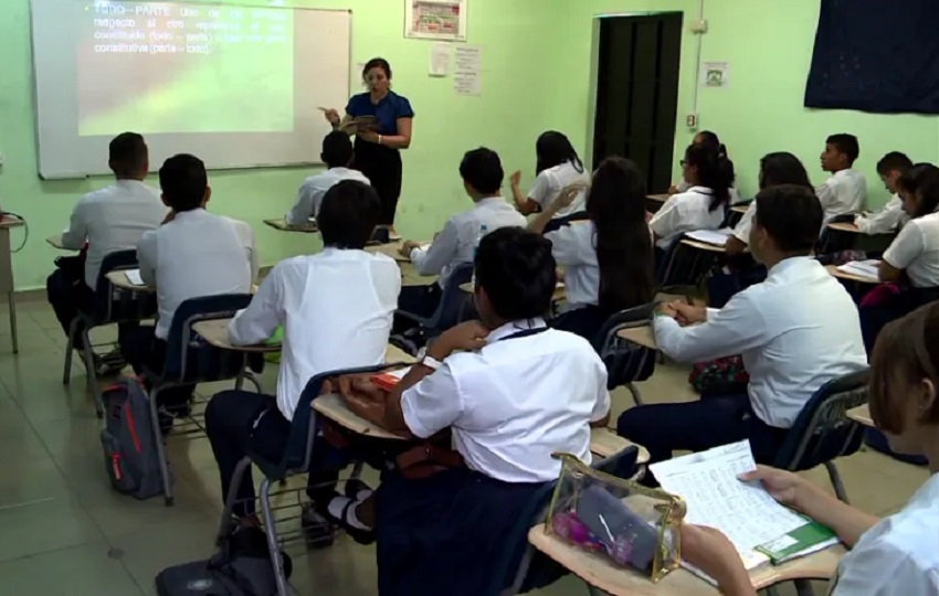 Los autores subrayan la importancia de la educación para desarrollar o al menos para no coartar la creatividad. 