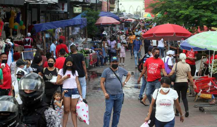 Imagen de una temporada navideña en La Peatonal de la Avenida Central. Foto: Archivo