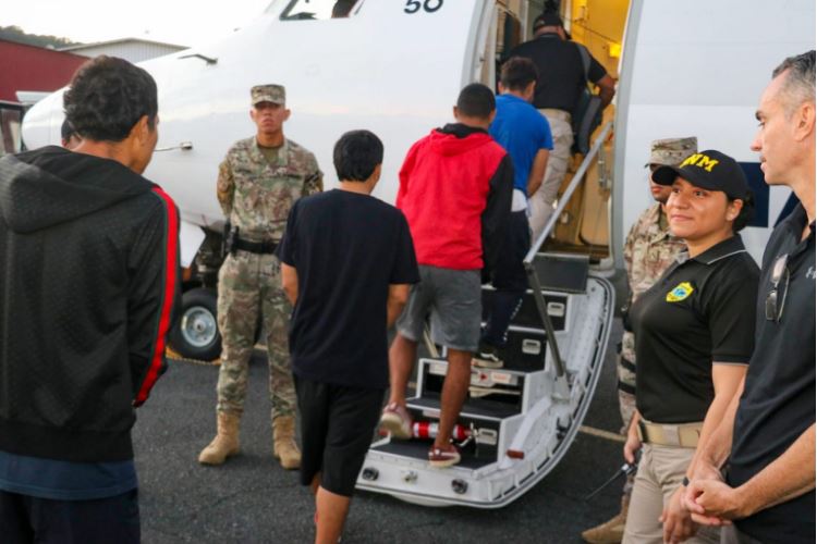 Se han realizado 3 vuelos de repatriación con destino a Ecuador. Foto: Cortesía