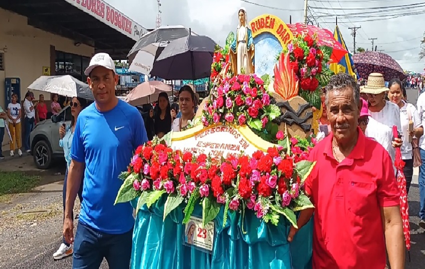 La romería mariana es una de las manifestaciones de mayor fe a la Virgen de la Medalla Milagrosa. Foto. Melquíades Vásquez