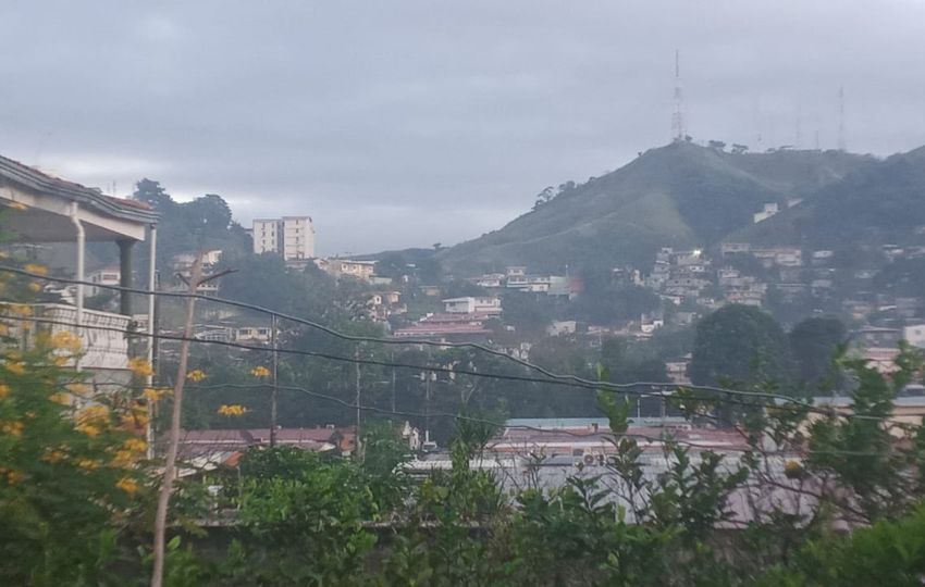 El humo es blanco, lo que significa que la combustión es baja. Foto: Tráfico Panamá