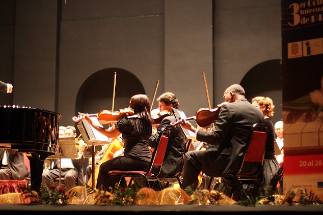 Orquesta Sinfónica Nacional. Se presentará en el Teatro Balboa en concierto de gala, dirigida por el maestro Ricardo Risco, la noche del jueves 16 de mayo. Entrada gratis. Foto: Archivo.