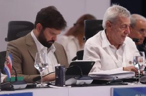 Boric durante la plenaria de la Cumbre Iberoamericana que se celebra en Santo Domingo. Foto: EFE
