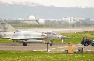 Un caza Mirage 2000 en la base aérea de Hsinchu, en Taiwán. Foto: EFE