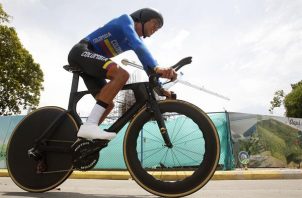 El ciclista colombiano Walter Vargas ganó oro en el Panamericano de Ciclismo. Foto: EFE